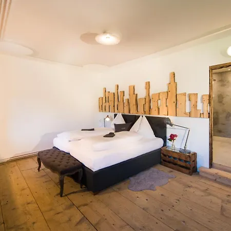 & Gourmetwirtshaus Kirchenwirt Seit 1326 4* Leogang