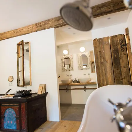 Hotel & Gourmetwirtshaus Kirchenwirt Seit 1326