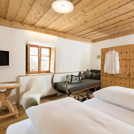 & Gourmetwirtshaus Kirchenwirt Seit 1326 מלון 4*