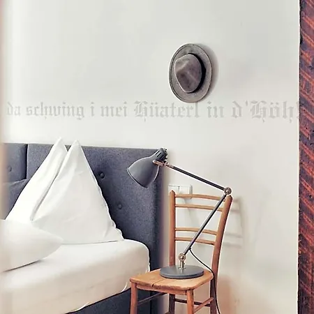 & Gourmetwirtshaus Kirchenwirt Seit 1326 Leogang