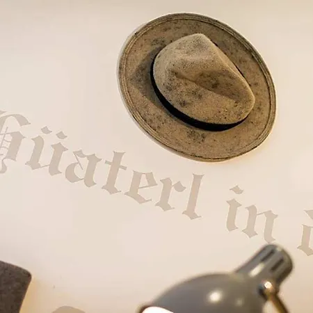 & Gourmetwirtshaus Kirchenwirt Seit 1326 Szálloda
