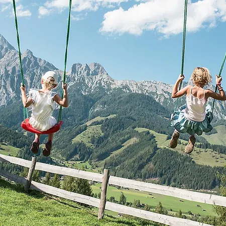 & Gourmetwirtshaus Kirchenwirt Seit 1326 לאוגנג