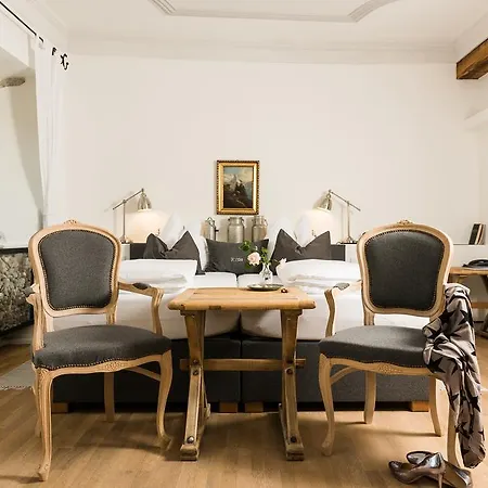 Hotel & Gourmetwirtshaus Kirchenwirt Seit 1326 Leogang