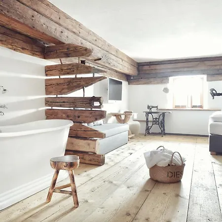 & Gourmetwirtshaus Kirchenwirt Seit 1326