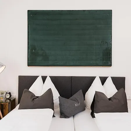 & Gourmetwirtshaus Kirchenwirt Seit 1326 לאוגנג