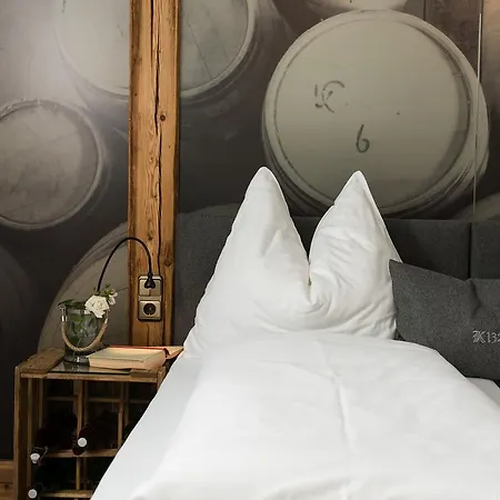 & Gourmetwirtshaus Kirchenwirt Seit 1326 4* לאוגנג