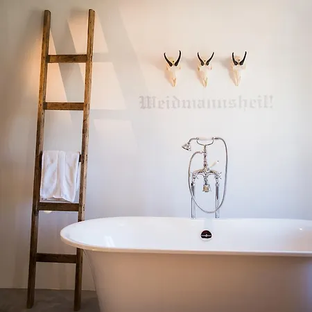 & Gourmetwirtshaus Kirchenwirt Seit 1326 Szálloda Leogang
