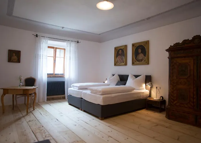 & Gourmetwirtshaus Kirchenwirt Seit 1326