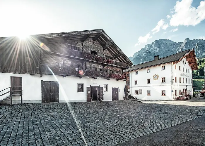 & Gourmetwirtshaus Kirchenwirt Seit 1326 4*